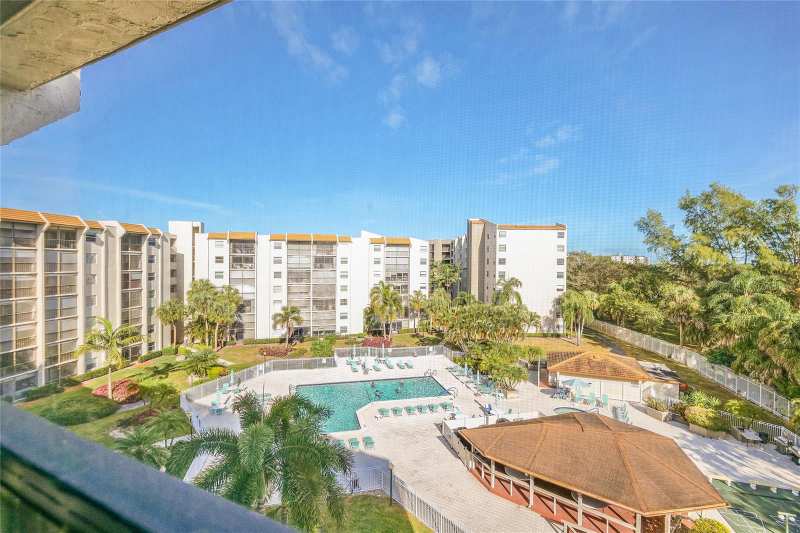 3920 Inverrary Boulevard # c, Lauderhill FL 33319