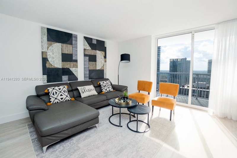 1200 Brickell Bay Dr # 3524, Miami FL 33131