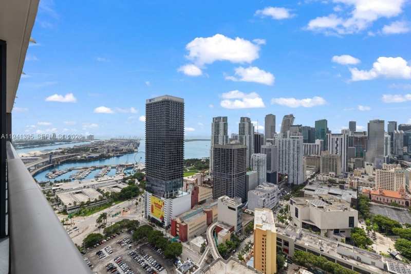 159 NE 6th St # 3512, Miami FL 33132