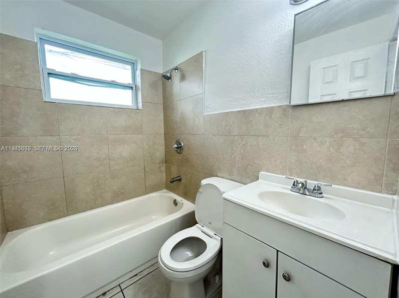 101 NW 13th Ave, Dania Beach FL 33004