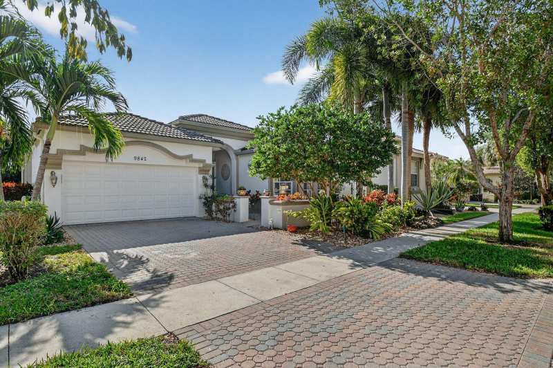 9842 Via Elegante, Wellington FL 33411