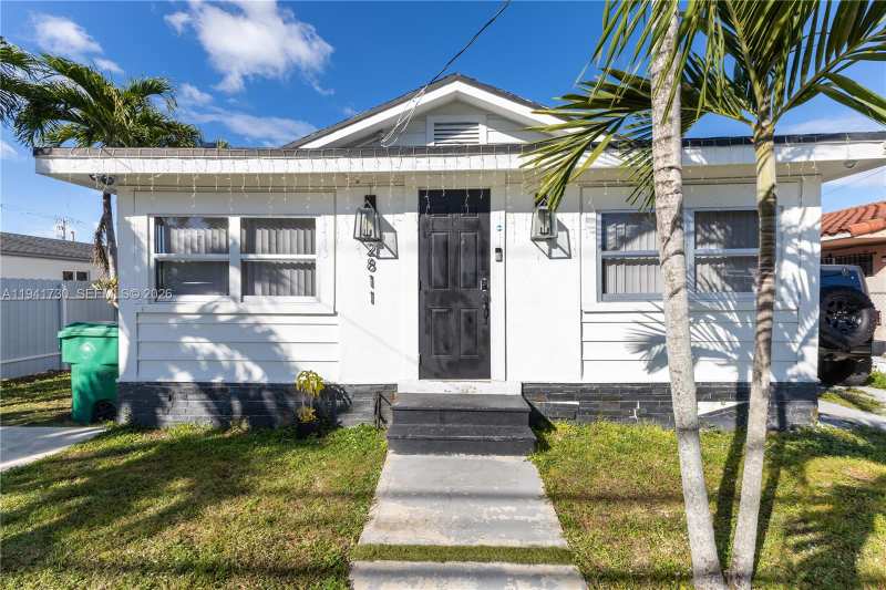 2811 SW 17th St, Miami FL 33145