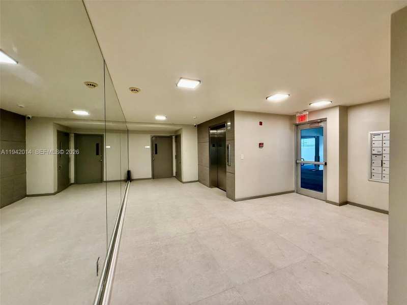 1605 Bay Rd # 407, Miami Beach FL 33139