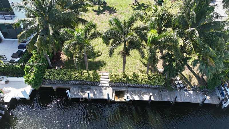 2511 NE 48th Ct, Lighthouse Point FL 33064