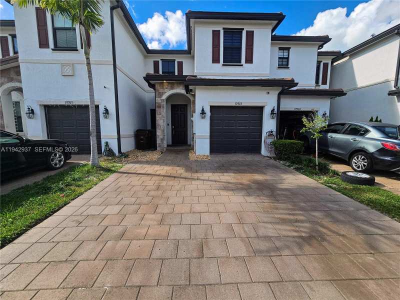 10918 W 33rd Way, Hialeah FL 33018