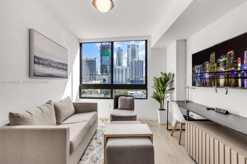 225 N Miami Ave # 1005, Miami FL 33128