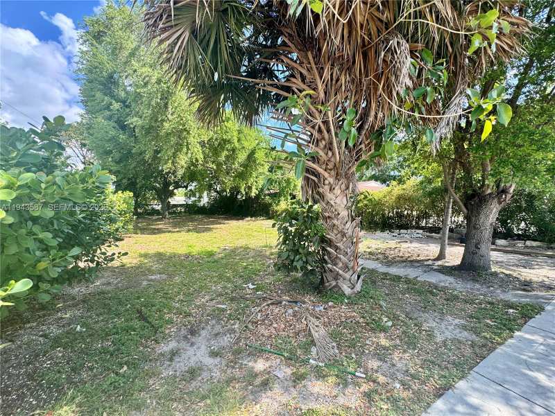 629 NW 65th St, Miami FL 33150