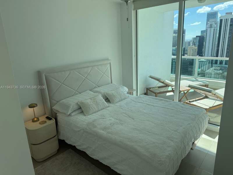 41 SE 5th St # 2010, Miami FL 33131
