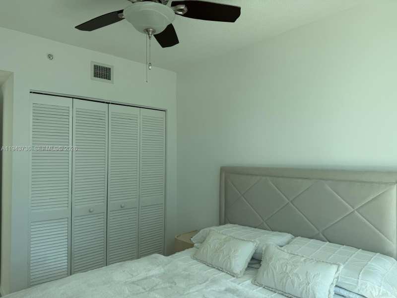 41 SE 5th St # 2010, Miami FL 33131