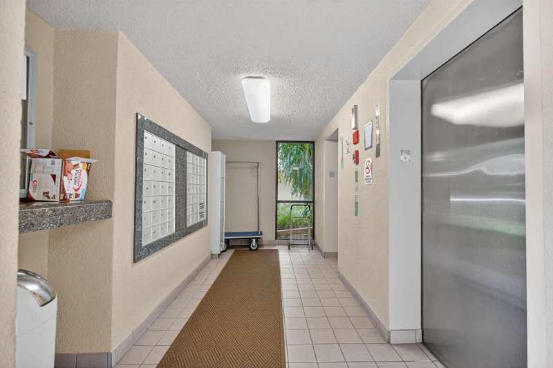1030 Us Highway 1 # 413, North Palm Beach FL 33408