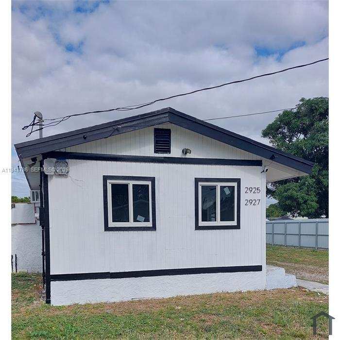 2927 NW 60th St, Miami FL 33142