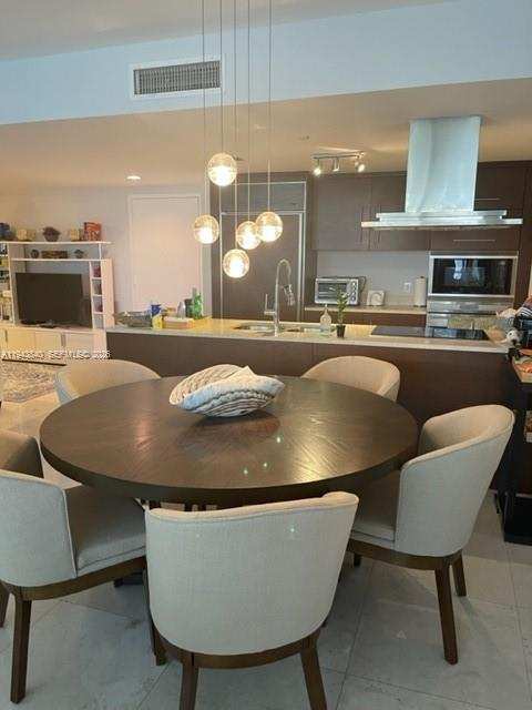 465 BRICKELL AVE # 818, Miami FL 33131
