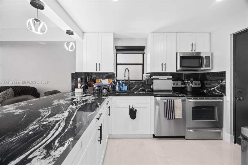 2302 S Cypress Bend Dr # 306, Pompano Beach FL 33069