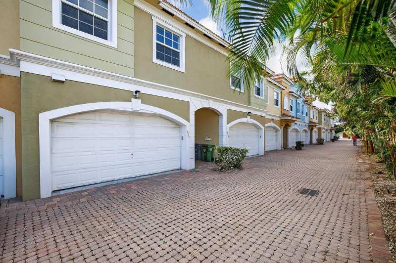 3024 NE 5th Terrace # 10, Wilton Manors FL 33334