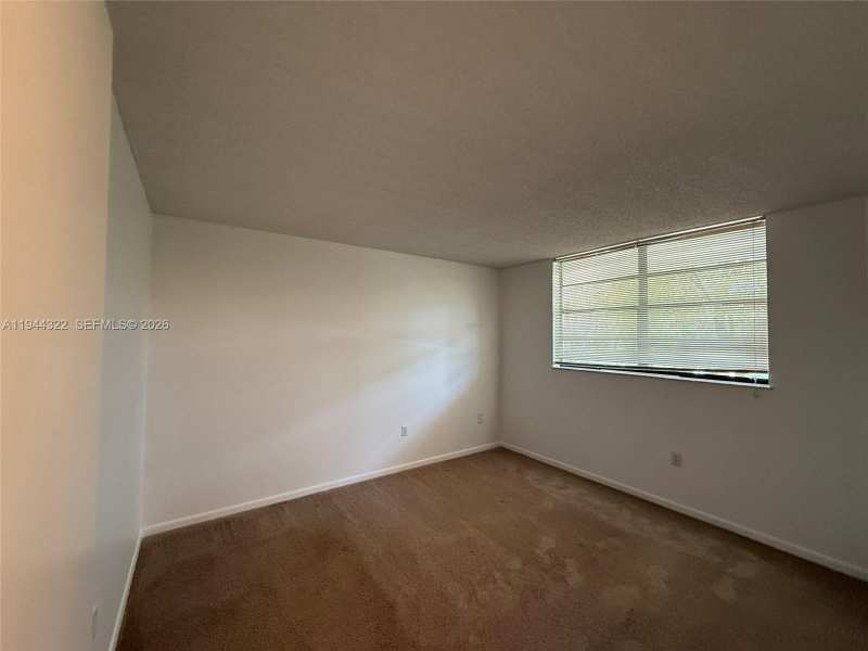1000 Colony Point Cir # 303, Pembroke Pines FL 33026