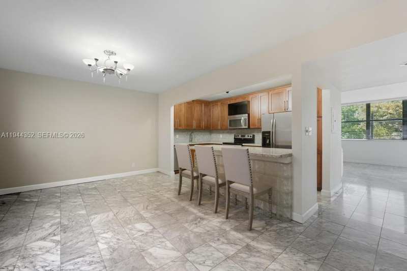 3350 NE 192nd St # B, Aventura FL 33180