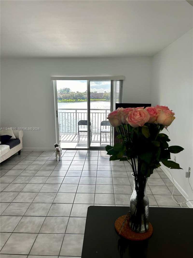 8640 SW 212th St # 304, Cutler Bay FL 33189