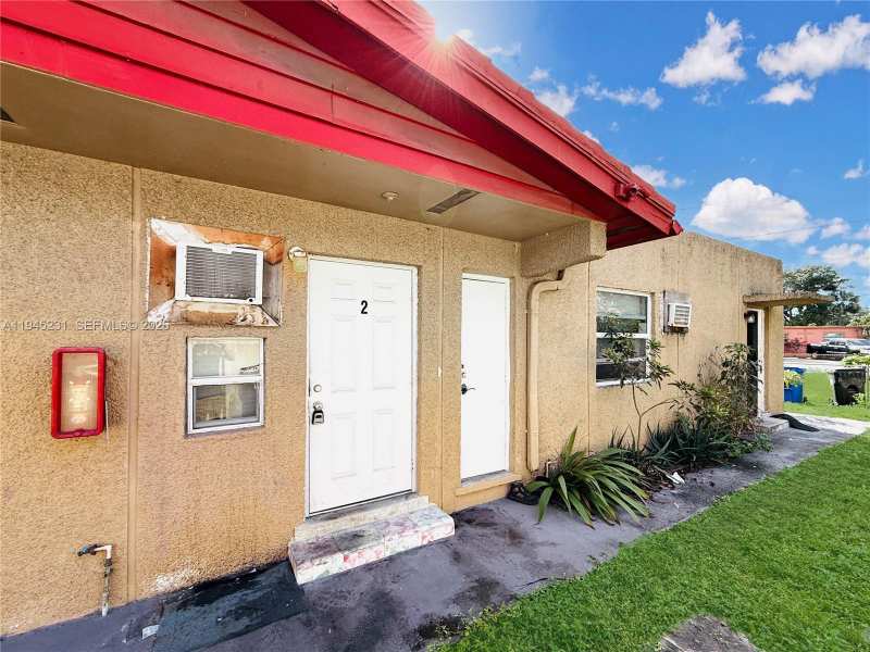 635 NW 22nd Rd, Fort Lauderdale FL 33311