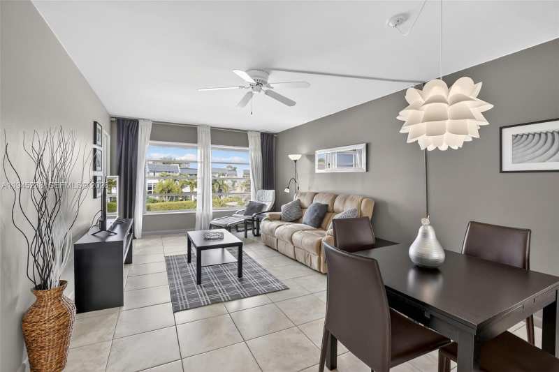 7897 Golf Circle Dr # 307, Margate FL 33063