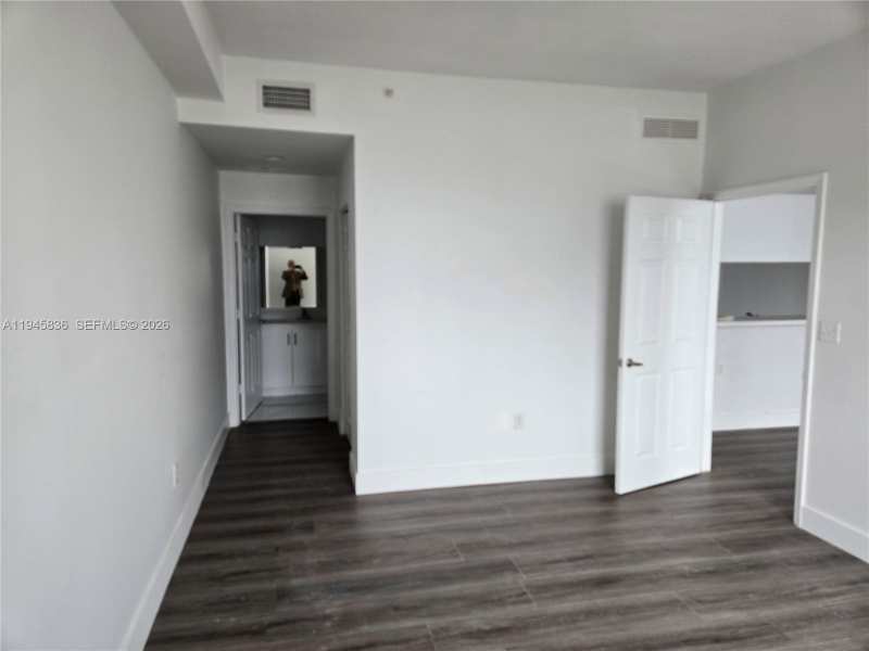275 NE 18th St # 503, Miami FL 33132