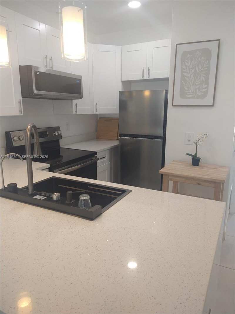 600 Layne Blvd # 122, Hallandale Beach FL 33009