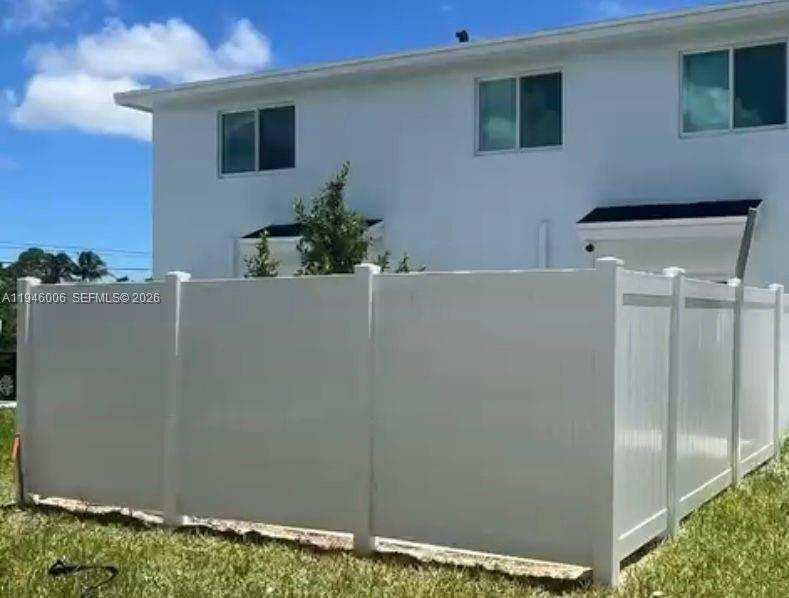 1025 NW 5th St, Florida City FL 33034