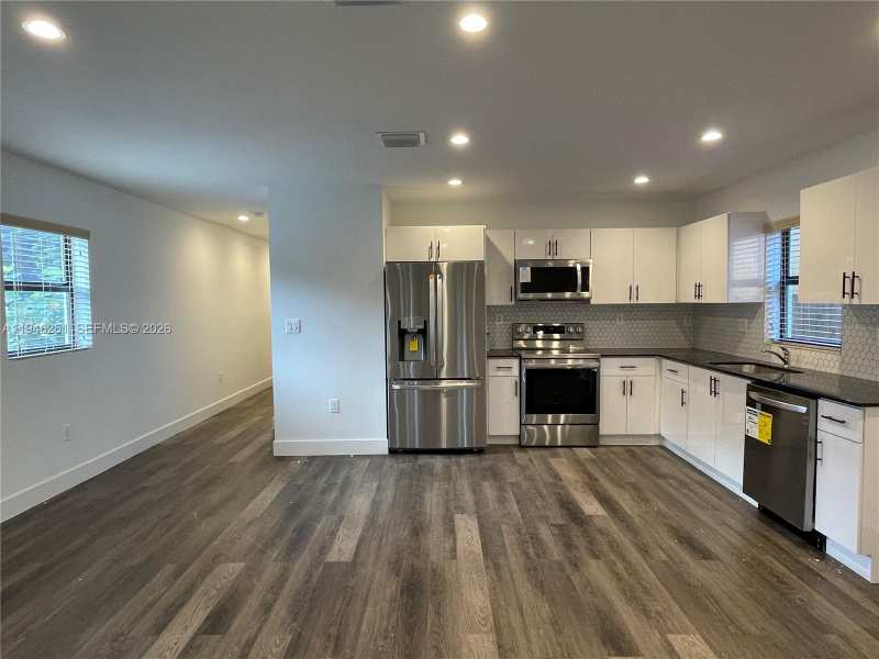 1063 NW 31st St # 2, Miami FL 33127