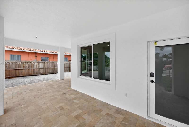 506 NW 7th St, Homestead FL 33030