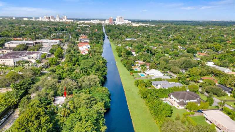 5845 SW 88th St, South Miami FL 33156