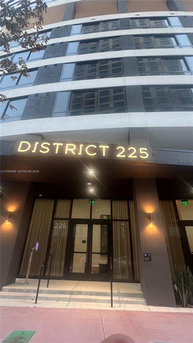 225 N Miami Ave # 905, Miami FL 33128