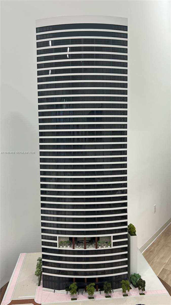 225 N Miami Ave # 905, Miami FL 33128