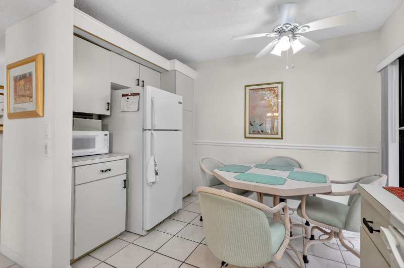 10215 N Circle Lake Drive # 101, Boynton Beach FL 33437