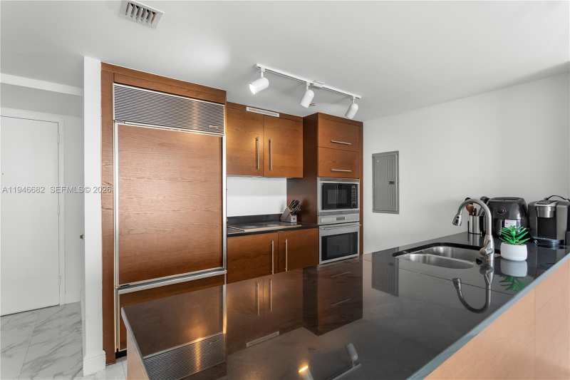 465 Brickell Ave # 5505, Miami FL 33131
