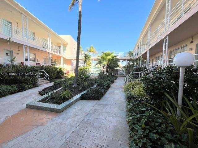 6881 Bay Dr # 1, Miami Beach FL 33141
