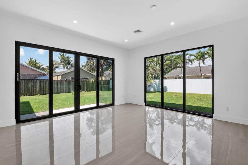 3920 Espan Court, Palm Springs FL 33461