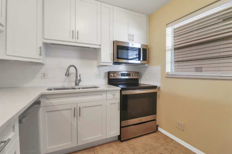 12016 Greenway Circle S # 204, Royal Palm Beach FL 33411