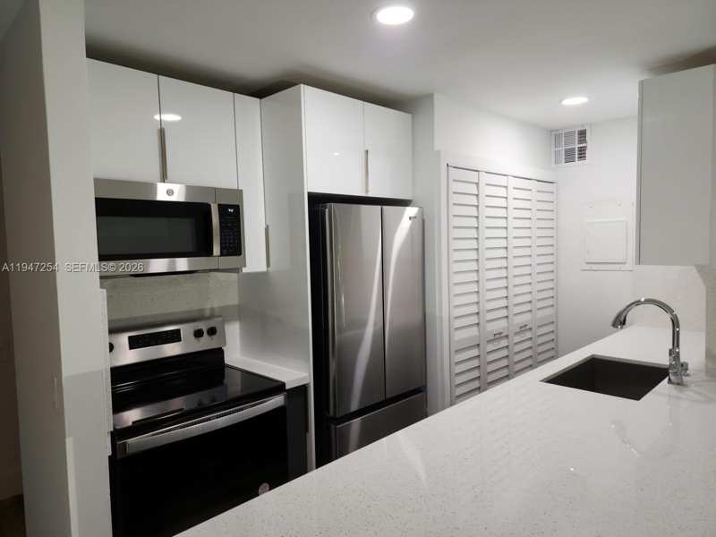 4545 Treehouse Ln # H, Tamarac FL 33319