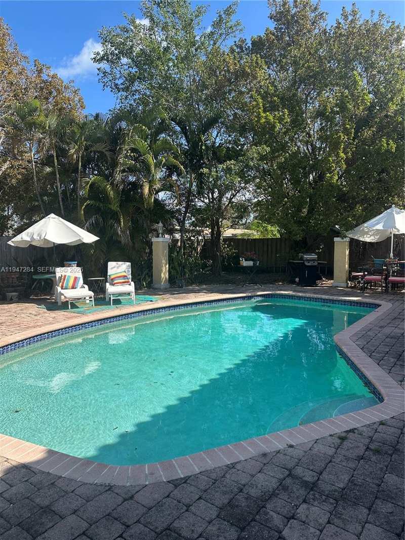 2501 NE 22nd St, Pompano Beach FL 33062