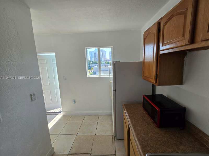 535 NW 7th St # 10, Miami FL 33136
