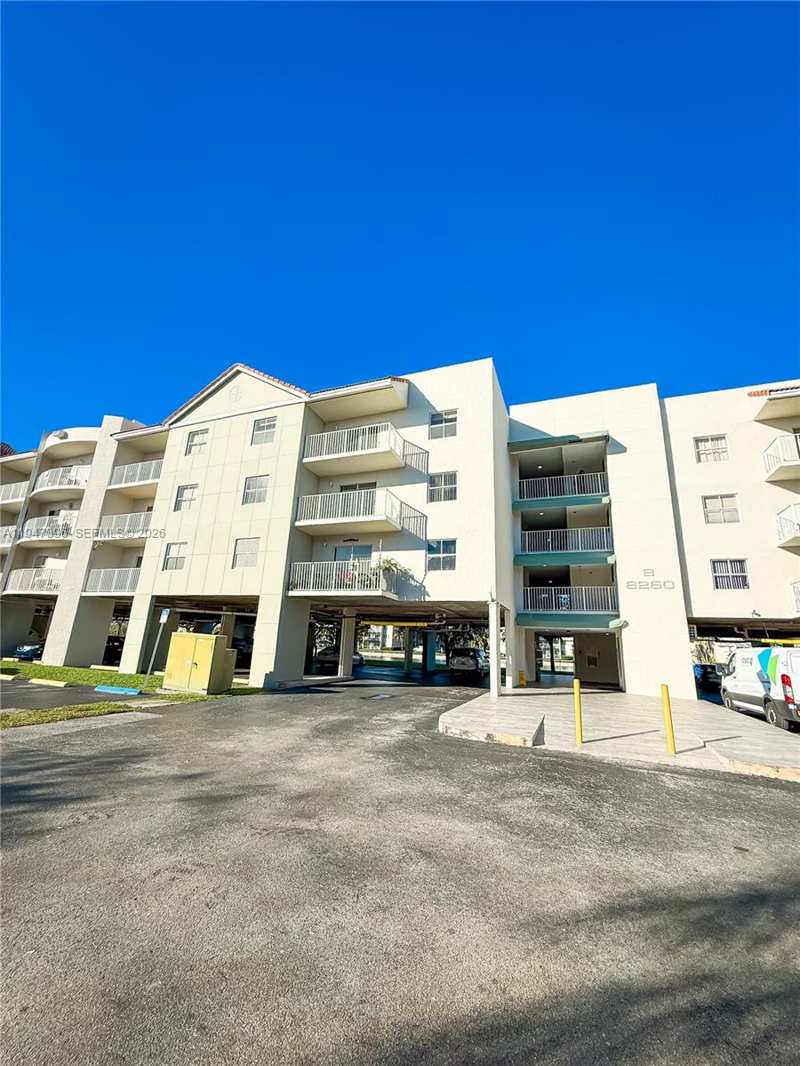 8260 SW 210th St # 301, Cutler Bay FL 33189