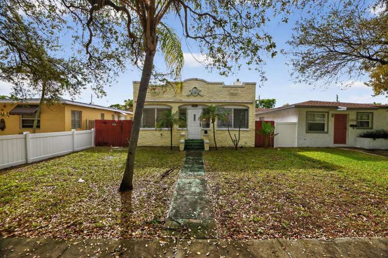 1934 Washington Street, Hollywood FL 33020