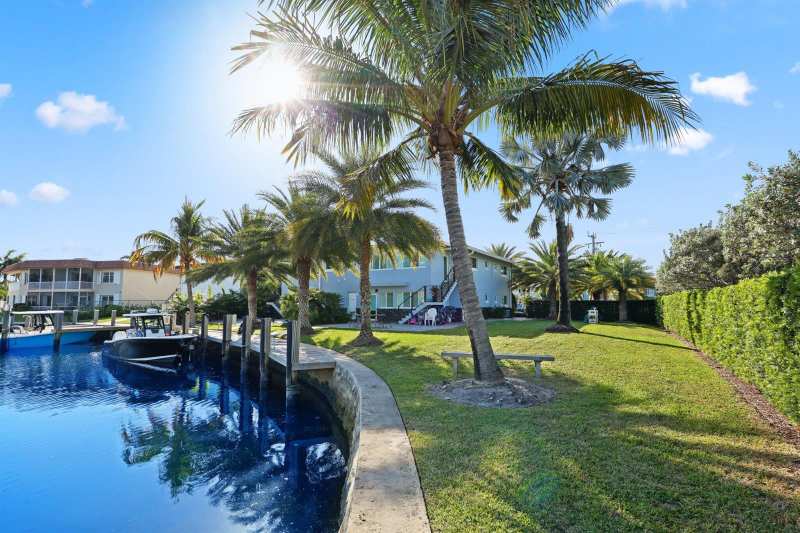 830 SE 22nd Avenue, Pompano Beach FL 33062