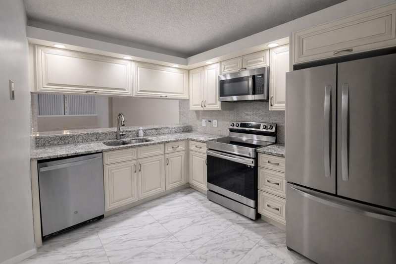 3826 Whitehall Drive # 305, West Palm Beach FL 33401