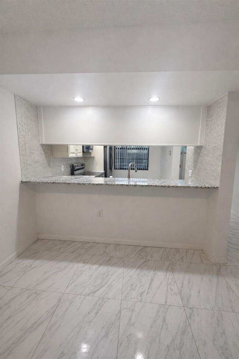 3826 Whitehall Drive # 305, West Palm Beach FL 33401