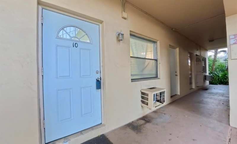 2621 Grant Street # 10a, Hollywood FL 33020