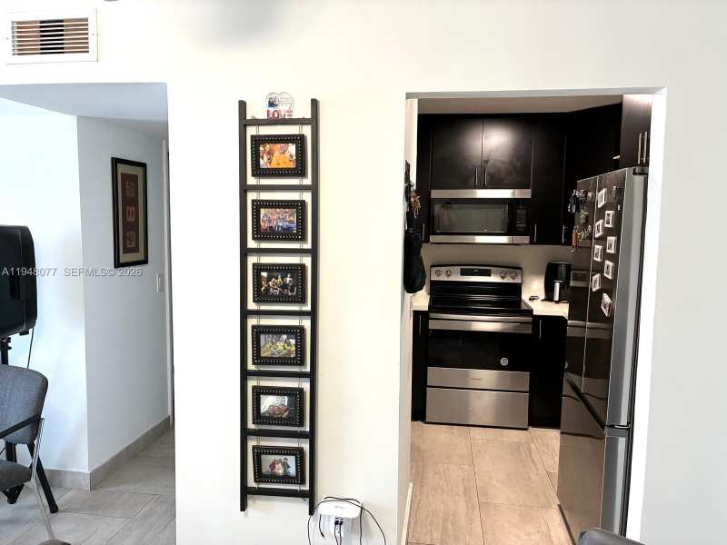 6820 W Flagler St # 405, Miami FL 33144