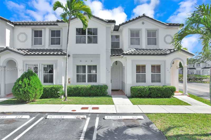 5420 NW 107 AVE # 302, Doral FL 33178