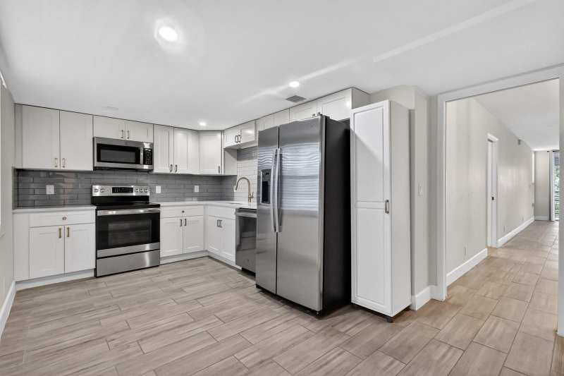 545 Oaks Lane # 409, Pompano Beach FL 33069