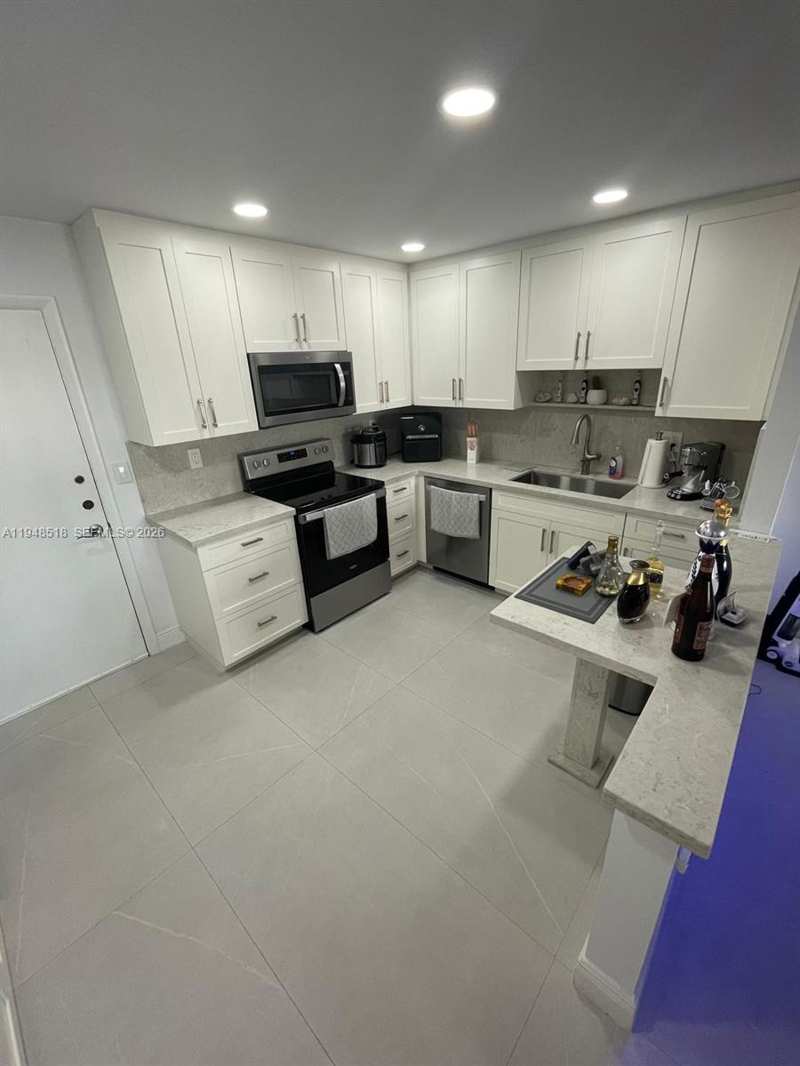1401 S Ocean Dr # 302, Hollywood FL 33019
