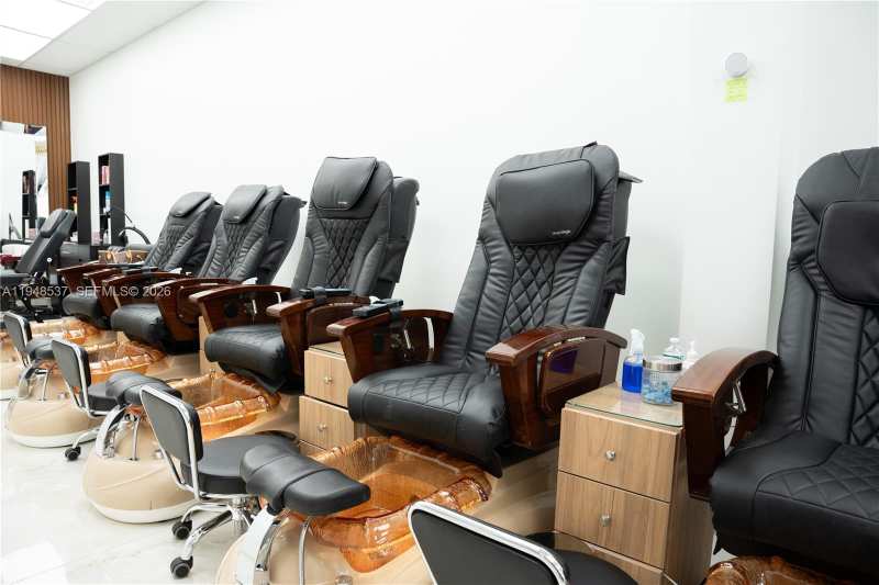 2452 W 60st, Hialeah FL 33016